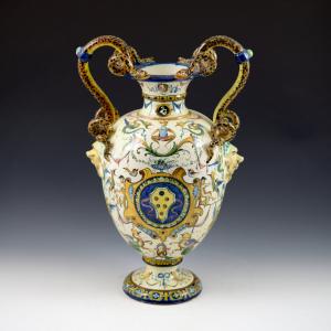 Vaso con anse serpentiformi e decoro a grottesche e stemmi medicei